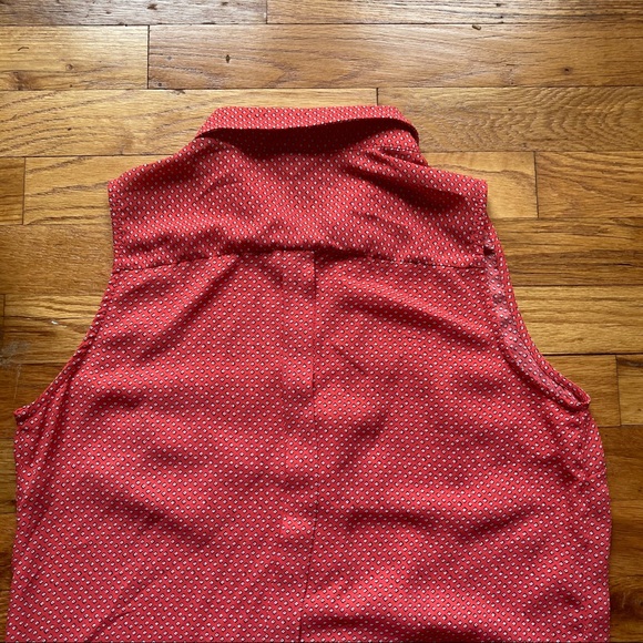 The Limited Sleeveless Button Down Blouse - Picture 7 of 10